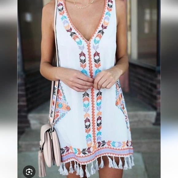 Caramela Dresses & Skirts - Caramela Boho Festival Embroidered Sleeveless Tassel Asymmetrical Tunic Dress L